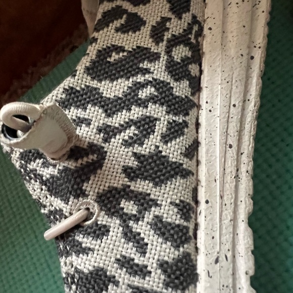 Hey Dude size 5 - Picture 11 of 13